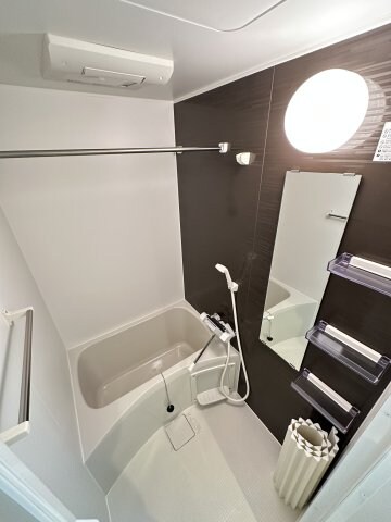 バス／シャワールーム等(※同施工写真参照)