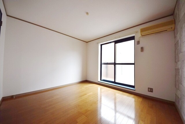 物件内観写真2　(★洋室7帖★)