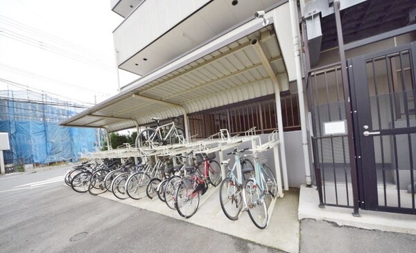 共有部分(★★屋根付きの駐輪スペース★★)
