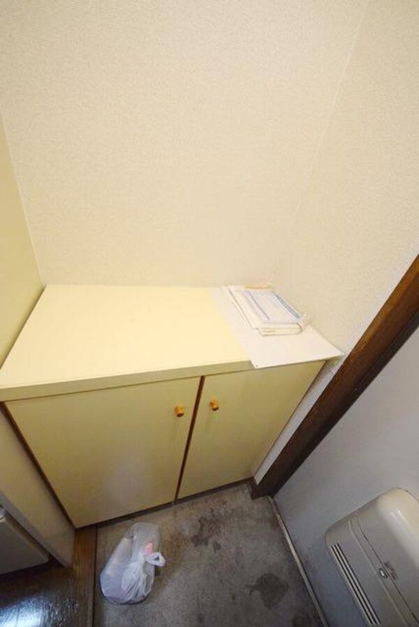 玄関(下駄箱あります)