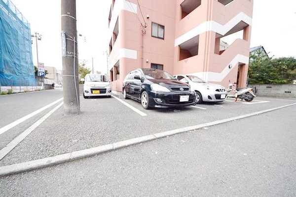 駐車場(☆設備・収納充実した賃貸1K！閑静で住環境良好！☆)