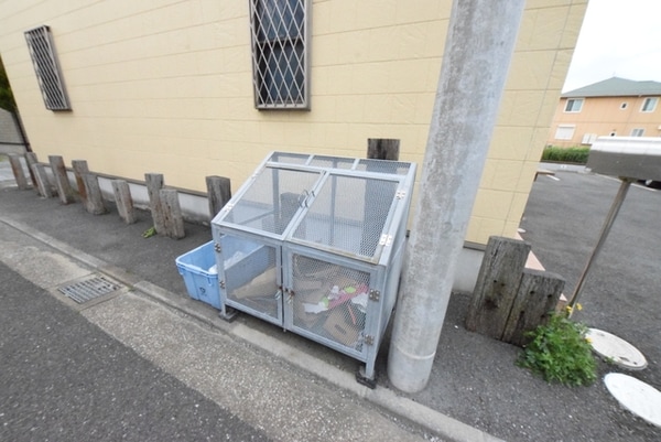 共有部分(ゴミ置き場)