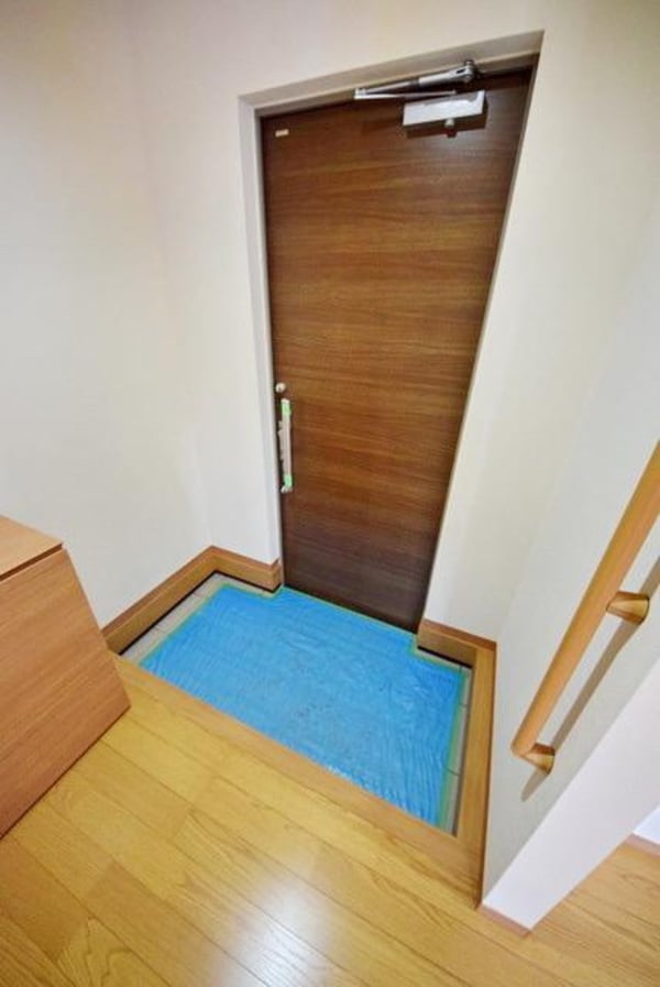 玄関(★築浅戸建賃貸！駐車場２台付き★)