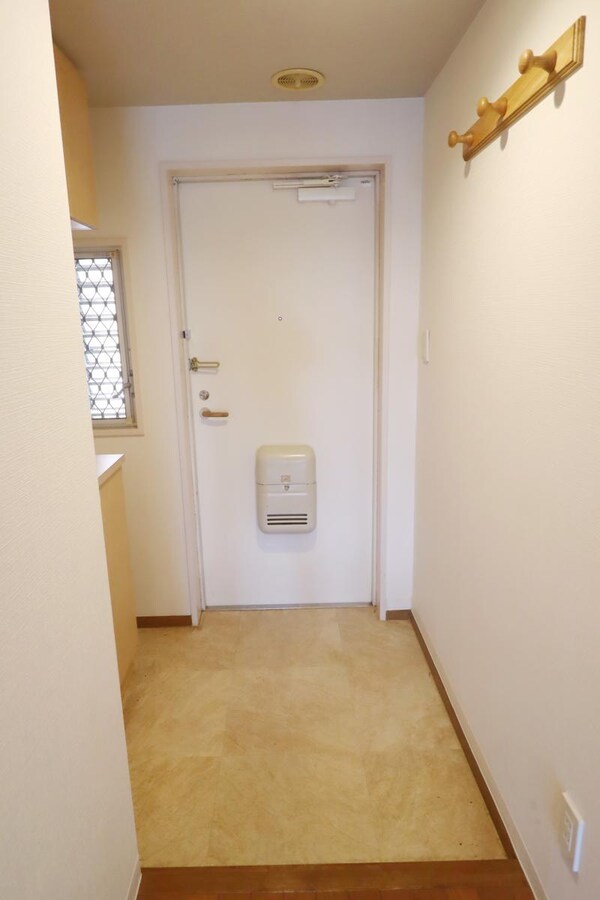 玄関(※別部屋参考写真)