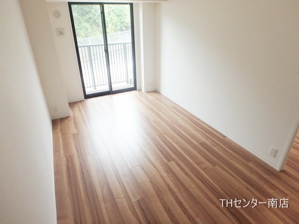 寝室(同シリーズ)