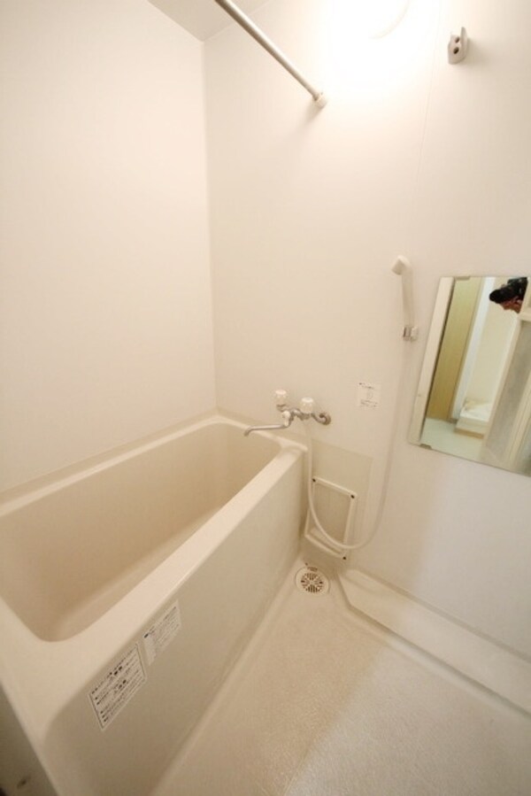 バス／シャワールーム等(★鏡付きバスルーム★)