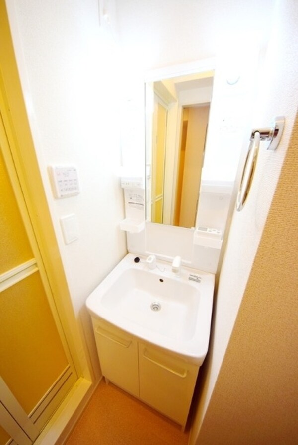 洗面(★★シャンプードレッサー付独理知洗面台完備★★)