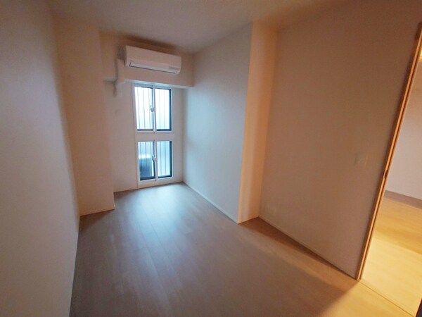 寝室(同タイプの間取り部屋の写真です。色等が異なる場合があります。)