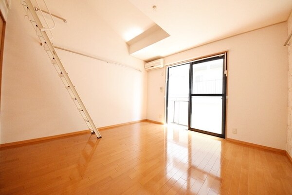 リビング・居室(★同物件の別部屋の参考写真です★)