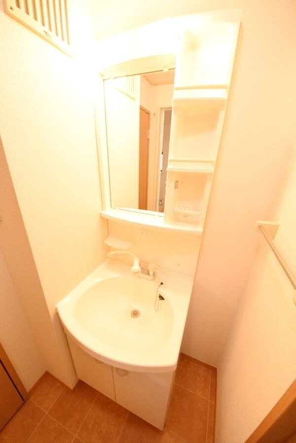 洗面(★同物件の別部屋の参考写真です★)