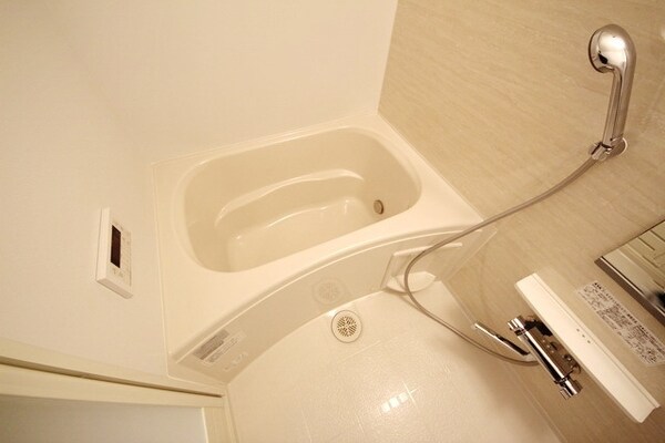 バス／シャワールーム等(※別部屋参考写真です)