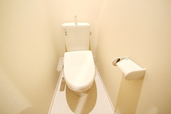 トイレ(※別部屋参考写真です)