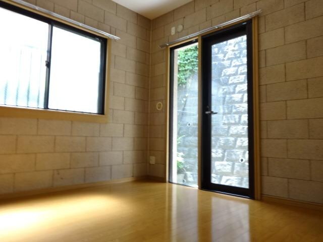 物件内観写真2　(★★洋室★★)