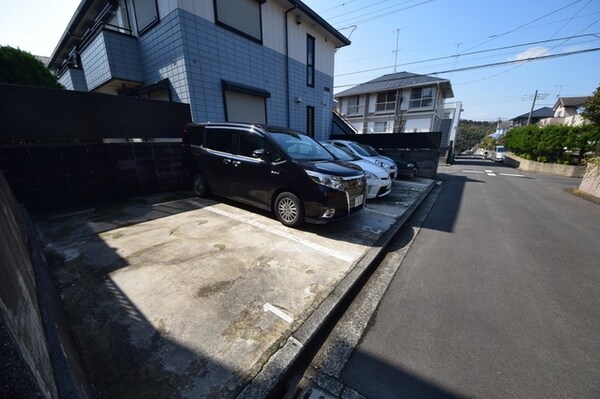 駐車場(★★敷地内に駐車スペースございます★★)