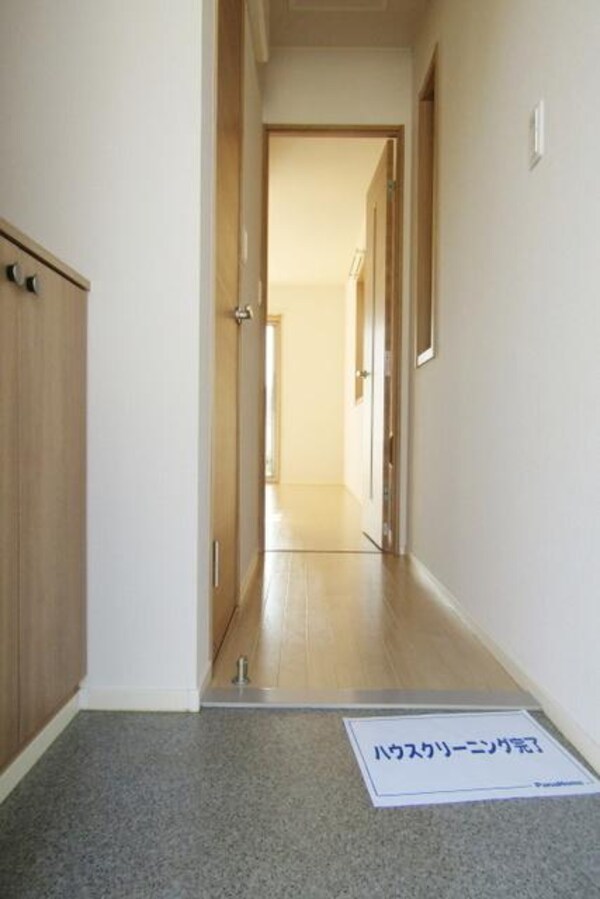 玄関(※同物件他号室写真※)