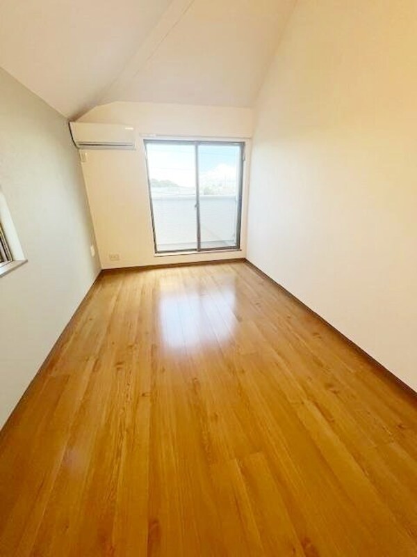 寝室(★7.2帖の広い洋室★)