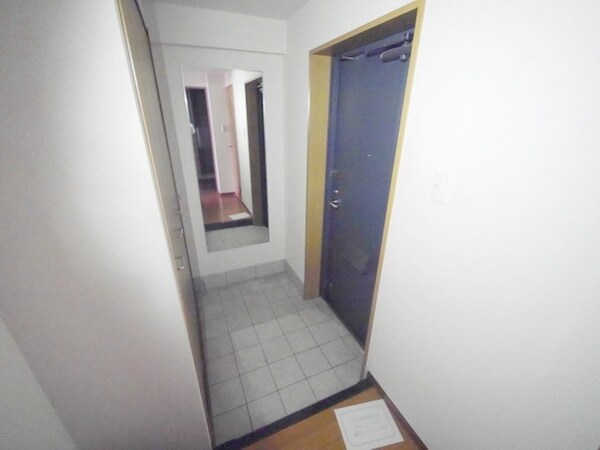 玄関(※別部屋参考写真です)