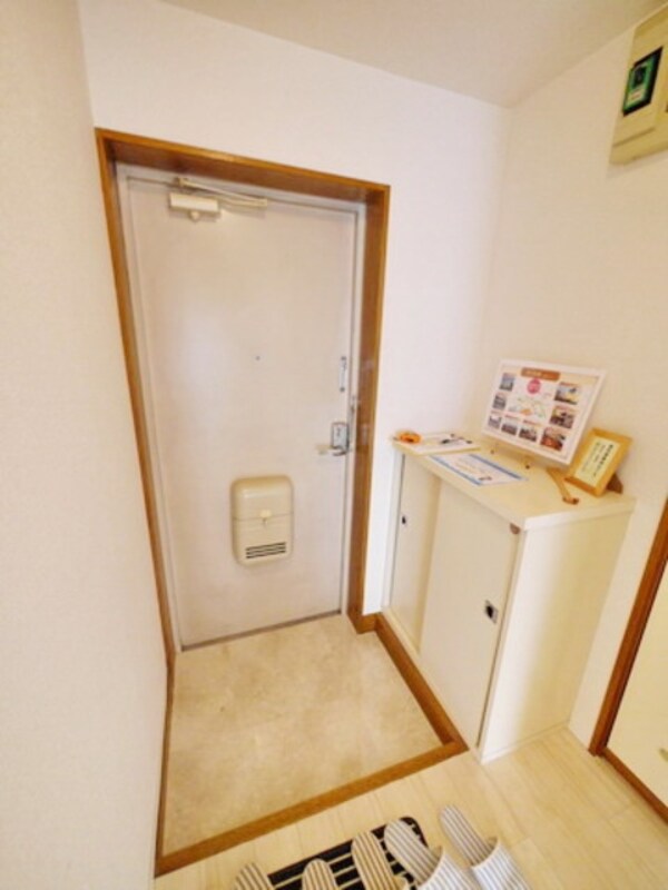 玄関(※別部屋参考写真です)