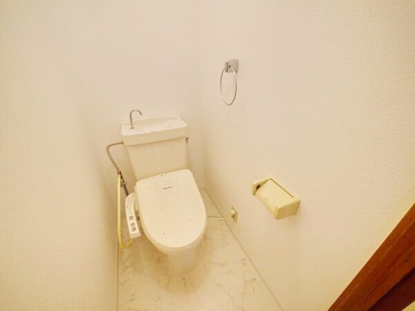 トイレ(※別部屋参考写真です)