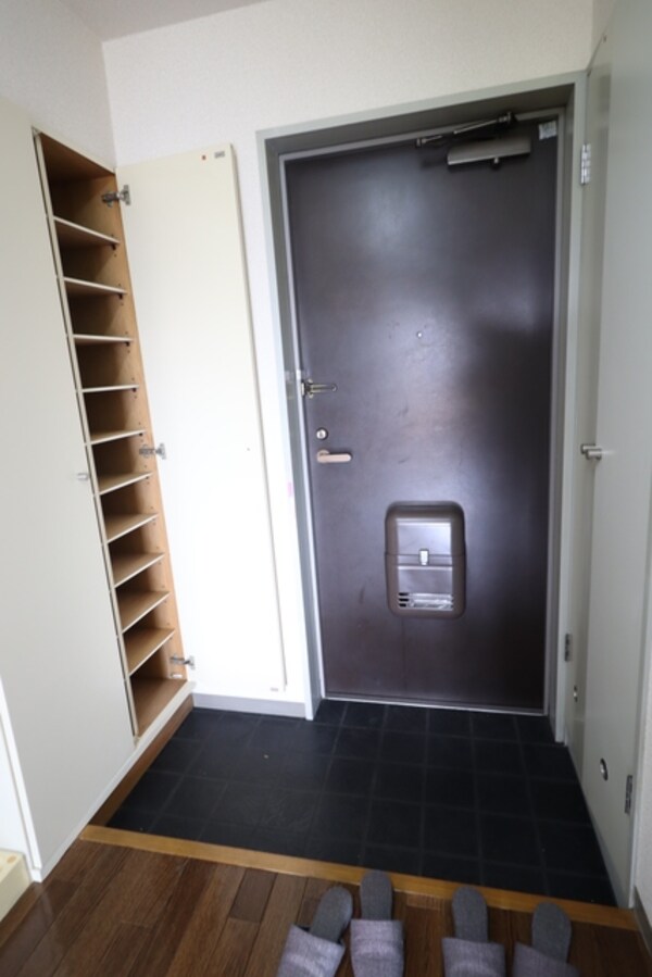 玄関(※別部屋参考写真です)