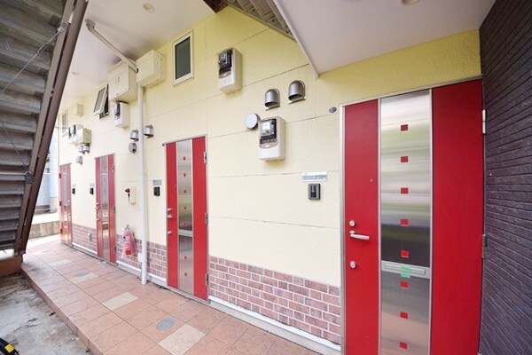 エントランス(★玄関ドアが素敵ですね★)