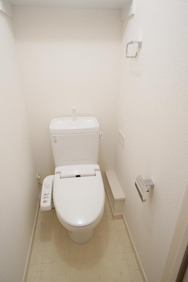 トイレ(※別部屋参考写真です)