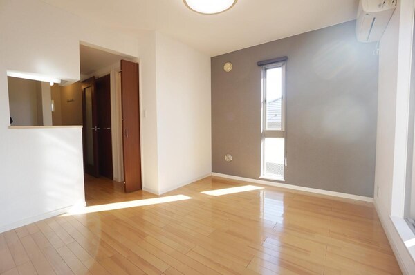 寝室(※別部屋参考写真です)