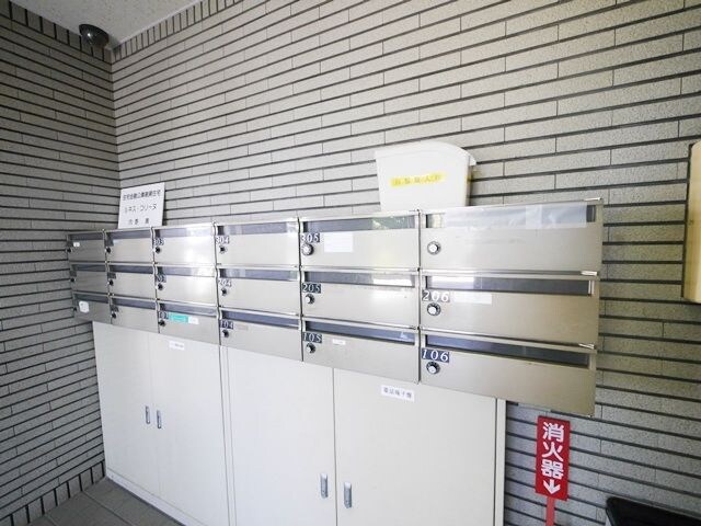 物件内観写真4　(メールボックス！)