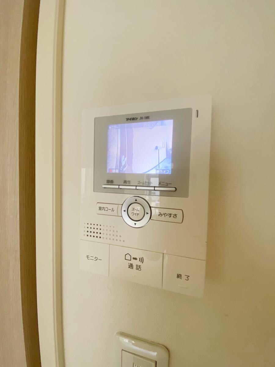 物件内観写真10　(モニター付きのインターホン)