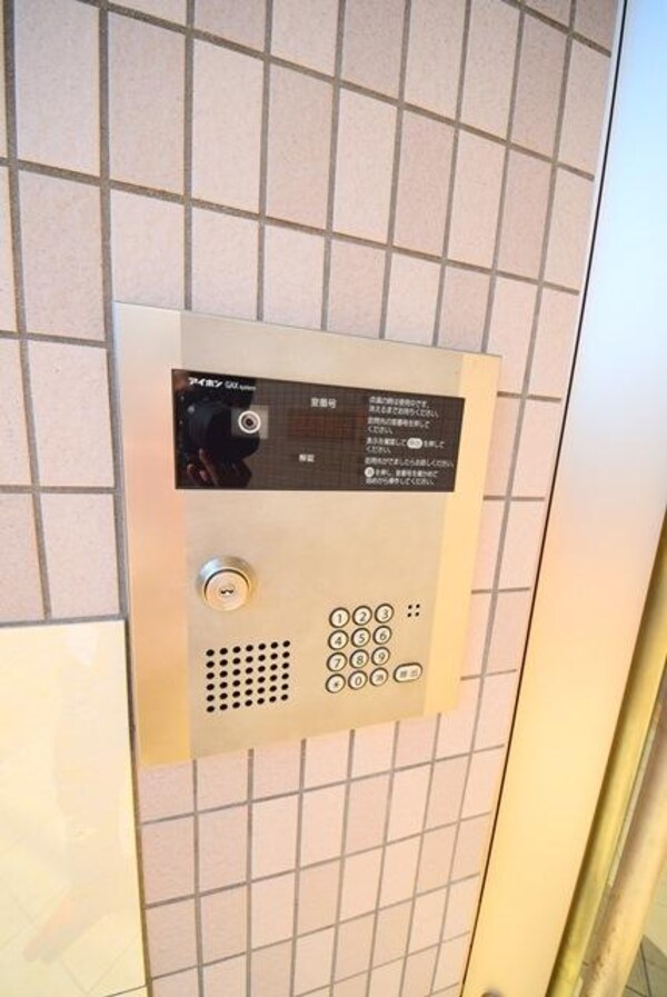 エントランス(★安心の鉄筋コンクリート造です★)