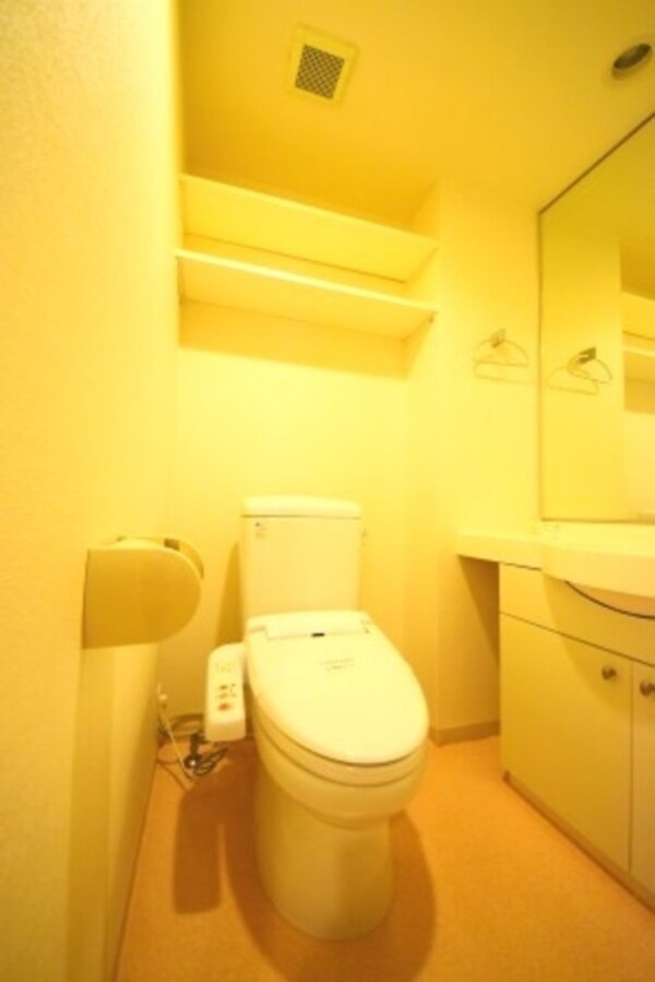 トイレ(温水洗浄便座です)