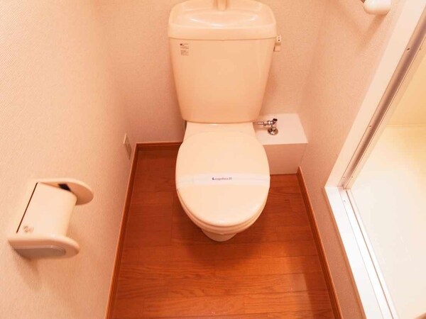 トイレ(仕様、設備は現況と異なる場合があります。)