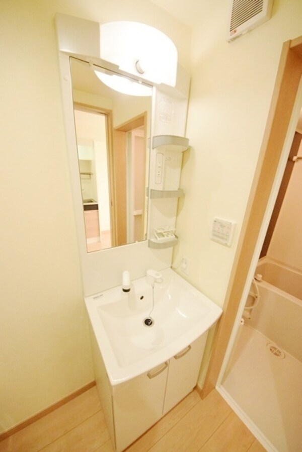 洗面(日当り良好築浅おススメ物件)