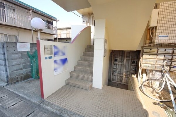 エントランス(★見学希望等はタウンハウジング中央林間店までお気軽に♪★)