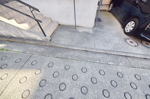 エントランス(★建物前エントランス★)