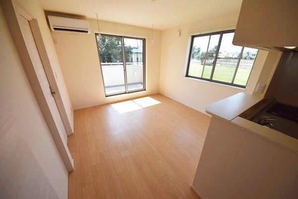 寝室(★築浅！へーベルハウス！！★)