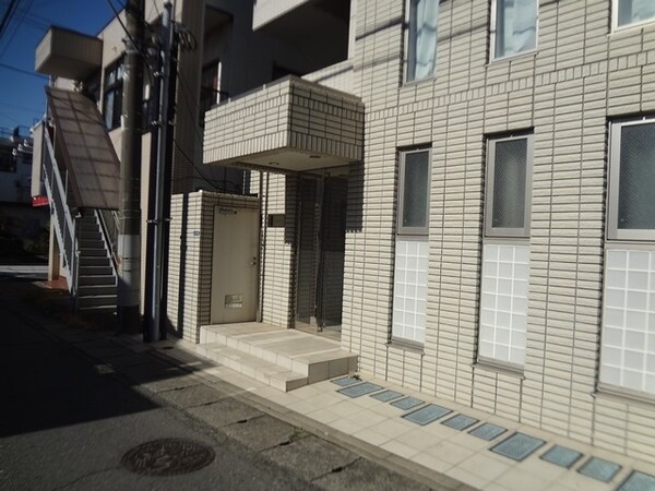 エントランス(★大船駅も徒歩圏！オートロック付★)