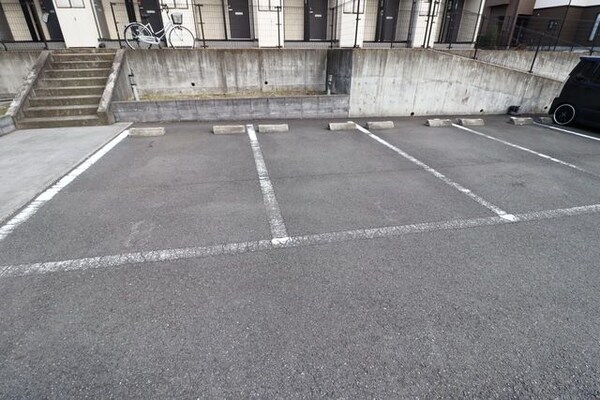 駐車場(お問い合わせはタウンハウジング大和店へ！)