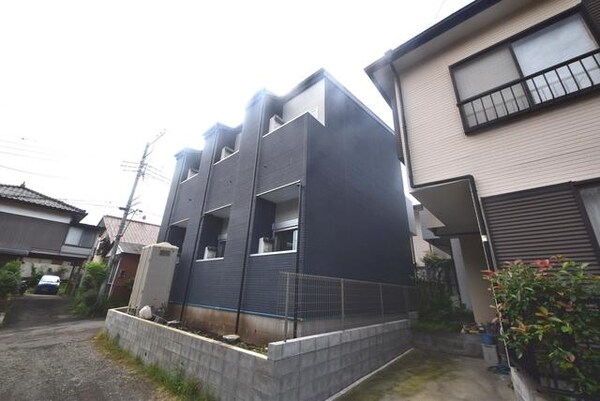 エントランス(★　日当たりよく、気持ちいいです　★)