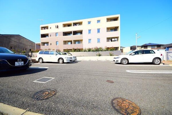 駐車場(★安心の鉄筋コンクリート造です★)