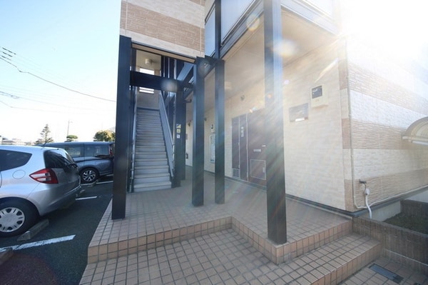 エントランス(★見学希望等はタウンハウジング中央林間店までお気軽に♪★)