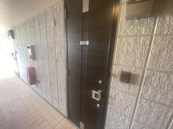 玄関(別部屋参照)