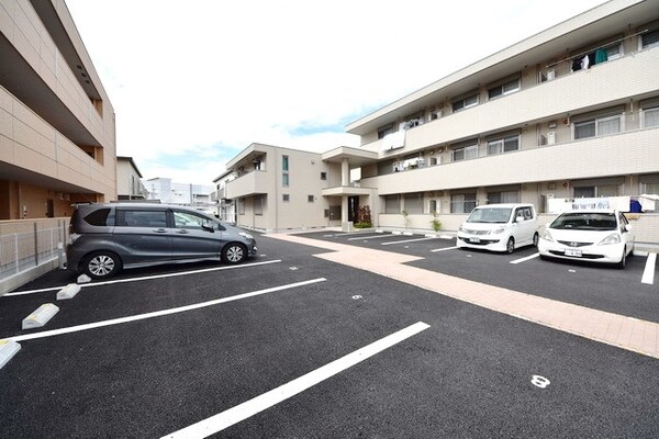 駐車場(★★駐車場★★)