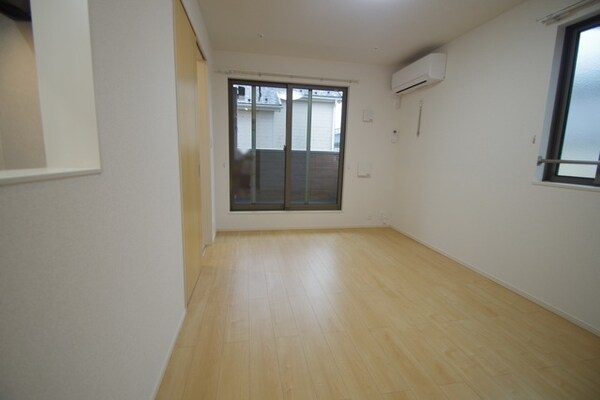 リビング・居室(★洋室の為、ベットがおすすめです★)