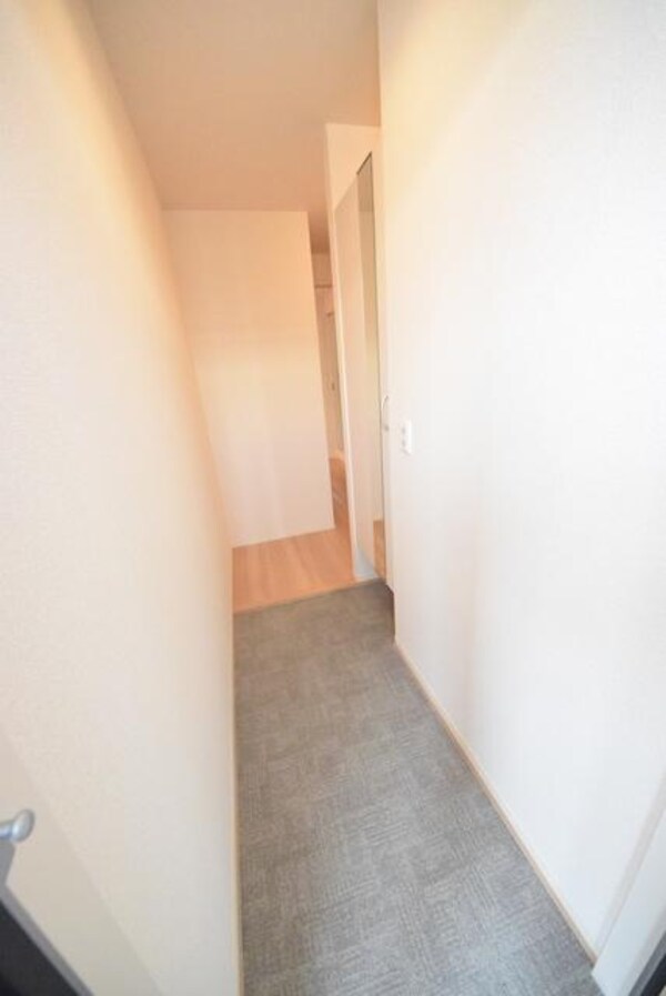 玄関(★広々玄関収納付き★)