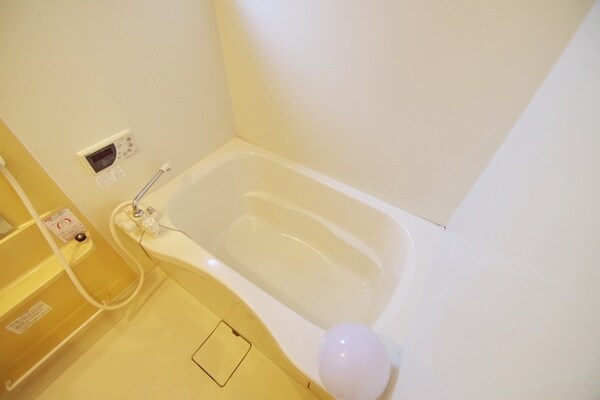 バス／シャワールーム等(★窓付きバスルームも換気良好★)