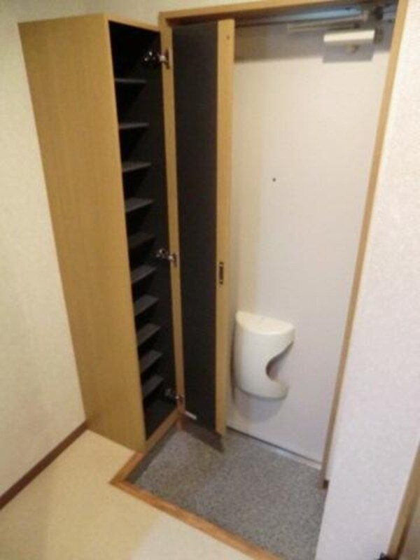 玄関(シューズボックス付きのお部屋)