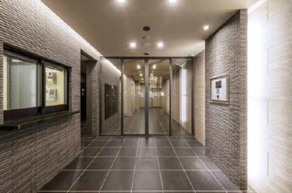 エントランス(2021年4月撮影)