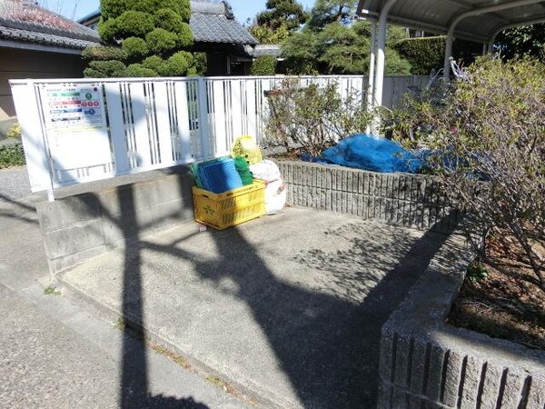 共有部分(ゴミ置き場)