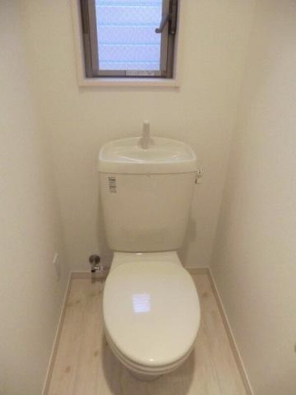 トイレ(トイレに窓あり)